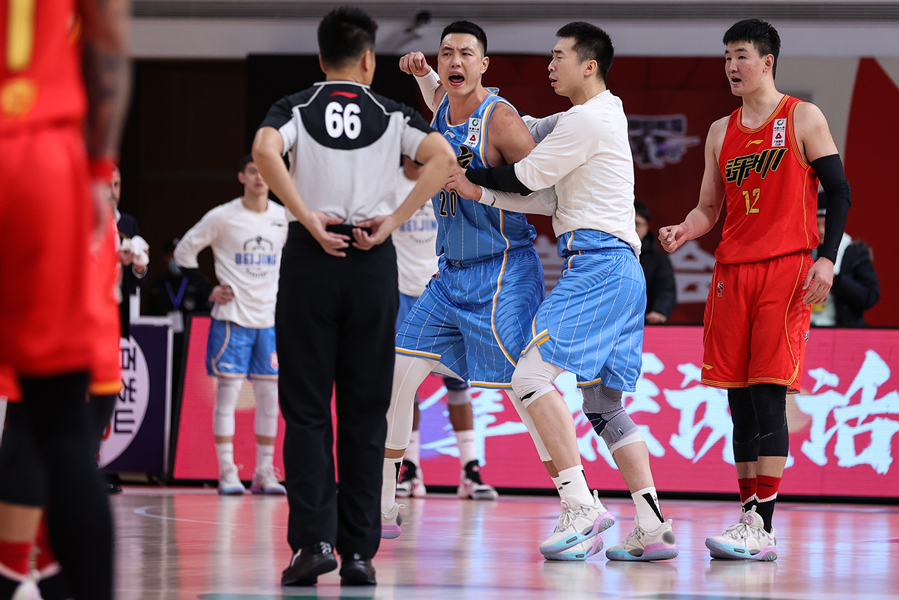 今夜CBA常规赛焦点战，布莱顿单刀错失，话题不断，医务组通报恢复的简单介绍-开云体育在线